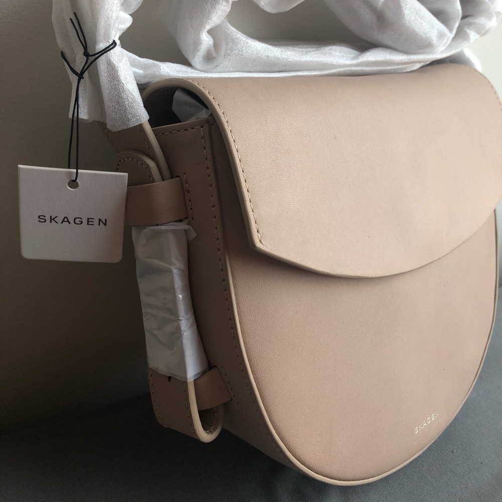 Skagen brand new beige crossbody saddle bag